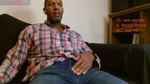 Snapshot of callmeelmore chatting on January 2026 04:50:02 AM My name is Robert Dont be shysay hi I love to chat. For requests or dirty talk please use tips online show from January 2026 04:50:02 AM