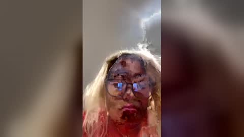 Snapshot of cals9x chatting on December 2025 01:44:02 AM camzxoxox online show from December 2025 01:44:02 AM