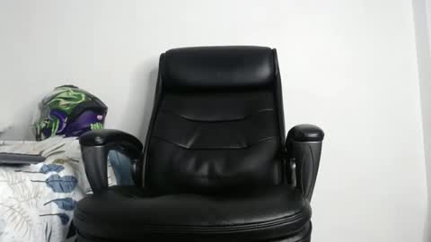 calvinhotlatino online show from February 2026 01:48:01 AM