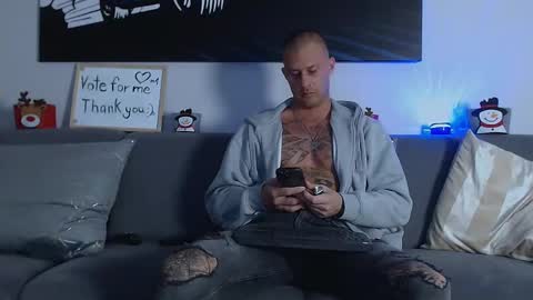 Snapshot of calvinhunt69 chatting on December 2024 09:18:02 PM Calvin online show from December 2024 09:18:02 PM