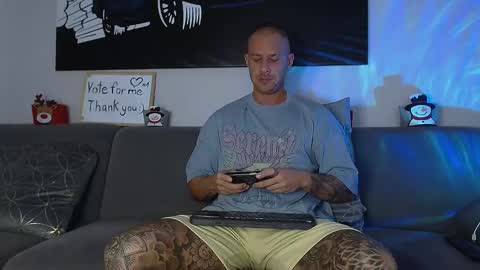 Snapshot of calvinhunt69 chatting on December 2024 07:03:01 AM Calvin online show from December 2024 07:03:01 AM