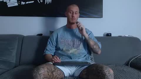 Snapshot of calvinhunt69 chatting on January 2025 06:24:02 PM Calvin online show from January 2025 06:24:02 PM