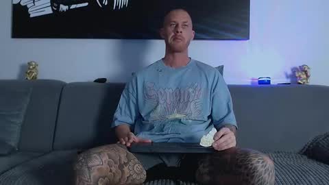 Snapshot of calvinhunt69 chatting on January 2025 11:23:01 PM Calvin online show from January 2025 11:23:01 PM