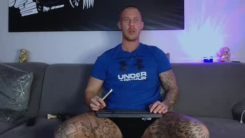 Snapshot of calvinhunt69 chatting on January 2025 08:39:02 PM Calvin online show from January 2025 08:39:02 PM