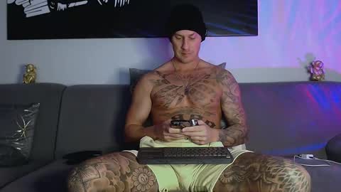 Snapshot of calvinhunt69 chatting on January 2025 07:49:01 PM Calvin online show from January 2025 07:49:01 PM