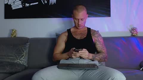 Snapshot of calvinhunt69 chatting on January 2025 06:38:01 PM Calvin online show from January 2025 06:38:01 PM