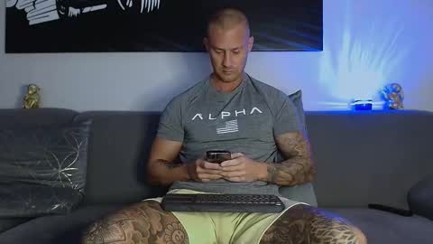 Snapshot of calvinhunt69 chatting on January 2025 06:33:01 AM Calvin online show from January 2025 06:33:01 AM