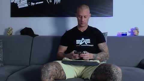 Snapshot of calvinhunt69 chatting on January 2025 11:11:01 PM Calvin online show from January 2025 11:11:01 PM