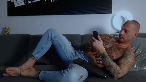 Snapshot of calvinhunt69 chatting on January 2025 10:04:01 PM Calvin online show from January 2025 10:04:01 PM