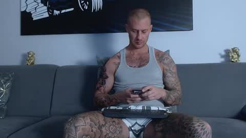 Snapshot of calvinhunt69 chatting on January 2025 08:28:01 PM Calvin online show from January 2025 08:28:01 PM