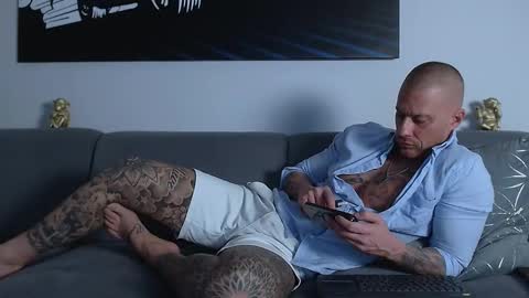 Snapshot of calvinhunt69 chatting on February 2025 01:05:02 AM Calvin online show from February 2025 01:05:02 AM