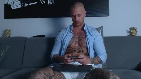 Snapshot of calvinhunt69 chatting on February 2025 04:24:01 PM Calvin online show from February 2025 04:24:01 PM