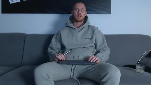 Snapshot of calvinhunt69 chatting on February 2025 07:19:02 PM Calvin online show from February 2025 07:19:02 PM