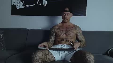 Snapshot of calvinhunt69 chatting on September 2025 09:16:01 PM Calvin online show from September 2025 09:16:01 PM