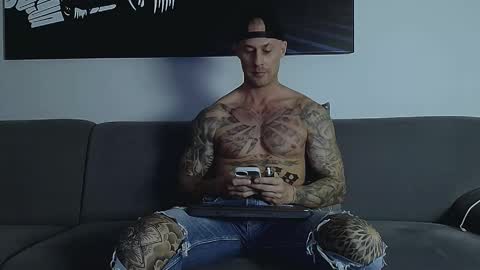 Snapshot of calvinhunt69 chatting on September 2025 10:02:02 PM Calvin online show from September 2025 10:02:02 PM