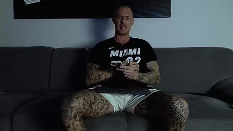 Snapshot of calvinhunt69 chatting on October 2025 08:08:02 PM Calvin online show from October 2025 08:08:02 PM