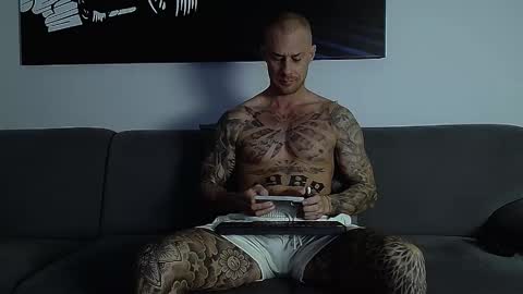 Snapshot of calvinhunt69 chatting on October 2025 06:49:01 AM Calvin online show from October 2025 06:49:01 AM