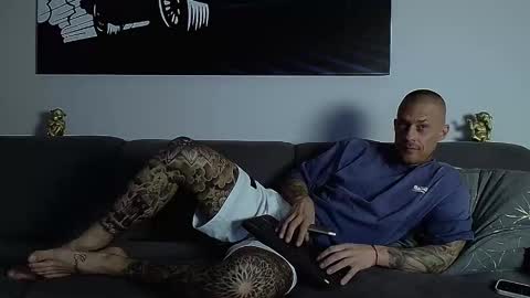 Snapshot of calvinhunt69 chatting on October 2025 12:25:02 AM Calvin online show from October 2025 12:25:02 AM