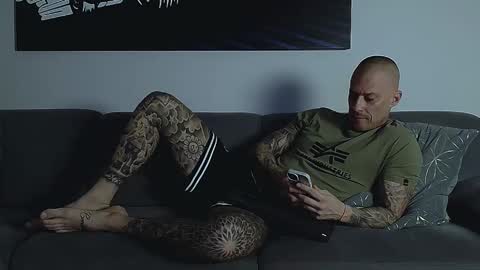 Snapshot of calvinhunt69 chatting on November 2025 10:42:02 PM Calvin online show from November 2025 10:42:02 PM