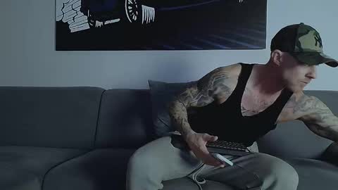 Snapshot of calvinhunt69 chatting on November 2025 11:48:02 PM Calvin online show from November 2025 11:48:02 PM