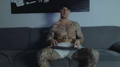 Snapshot of calvinhunt69 chatting on November 2025 01:06:01 AM Calvin online show from November 2025 01:06:01 AM