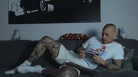 Snapshot of calvinhunt69 chatting on December 2025 12:27:01 AM Calvin online show from December 2025 12:27:01 AM