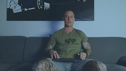 Calvin  online show from February 2026 07:45:02 PM