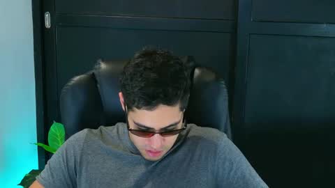 camara110 online show from February 2025 07:19:02 PM