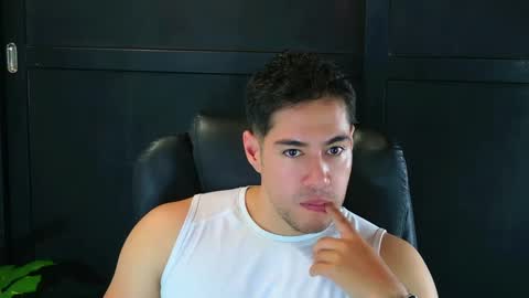 camara110 online show from March 2025 06:16:01 PM