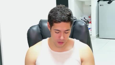 Snapshot of camara110 chatting on May 2026 01:02:02 AM camara110 online show from May 2026 01:02:02 AM