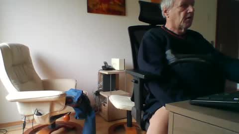 Snapshot of camcologne chatting on December 2024 12:05:02 PM camcologne online show from December 2024 12:05:02 PM