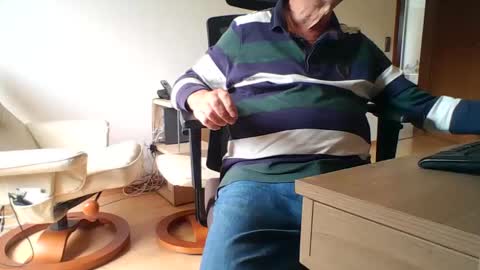 Snapshot of camcologne chatting on September 2025 09:35:02 AM camcologne online show from September 2025 09:35:02 AM