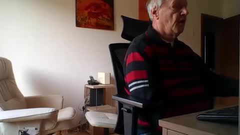 Snapshot of camcologne chatting on December 2025 10:31:01 AM camcologne online show from December 2025 10:31:01 AM