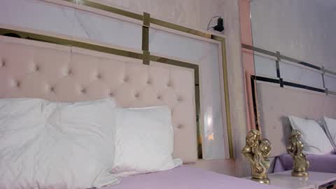 cameron_hearts online show from December 2025 12:24:02 PM