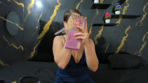 Snapshot of cami_blonde2020 chatting on May 2026 06:52:01 AM cami_blonde2020 online show from May 2026 06:52:01 AM