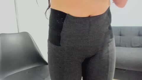 Cami online show from November 2025 04:06:02 AM