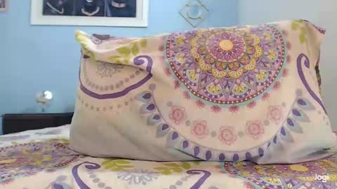 Snapshot of camila_blandexxxx chatting on December 2024 05:37:01 AM Instagram camila blande1 online show from December 2024 05:37:01 AM