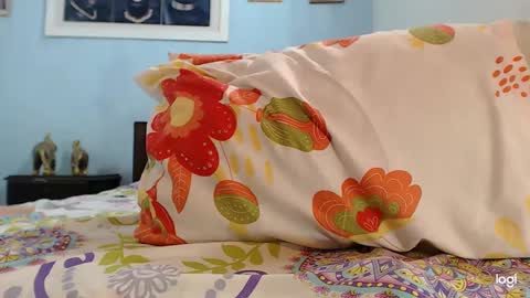 Snapshot of camila_blandexxxx chatting on January 2025 09:14:02 PM Instagram camila blande1 online show from January 2025 09:14:02 PM