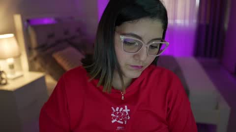 Camila buitrago online show from December 2024 08:18:01 PM