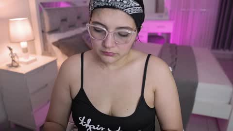 Camila buitrago online show from January 2025 10:24:01 PM