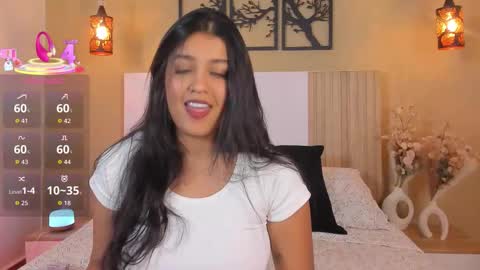 camila_bustamante_ online show from October 2025 08:39:02 PM