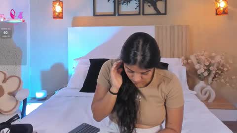 camila_bustamante_ online show from October 2025 06:39:01 PM