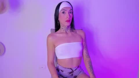 Snapshot of camila_coxx chatting on June 2026 04:27:01 AM s online show from June 2026 04:27:01 AM