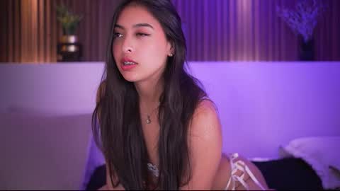 Camila online show from November 2025 04:12:01 AM