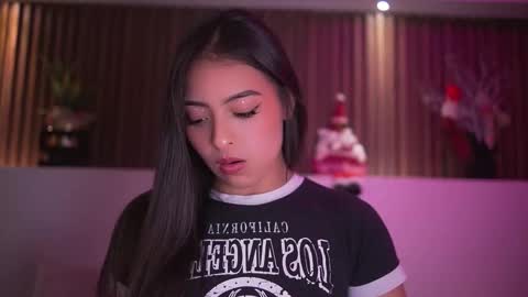 Camila online show from December 2025 03:23:02 AM