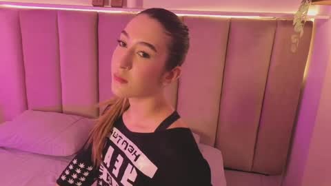 Camila online show from April 2026 09:39:33 PM