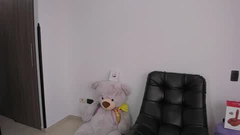 Snapshot of camilabliss chatting on December 2025 08:06:02 PM Camila online show from December 2025 08:06:02 PM