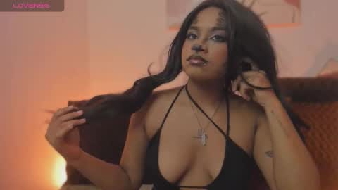 Camila Foox online show from October 2025 06:35:02 PM