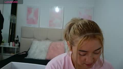 Snapshot of camilamarsh chatting on February 2026 02:43:02 PM camilamarsh online show from February 2026 02:43:02 PM