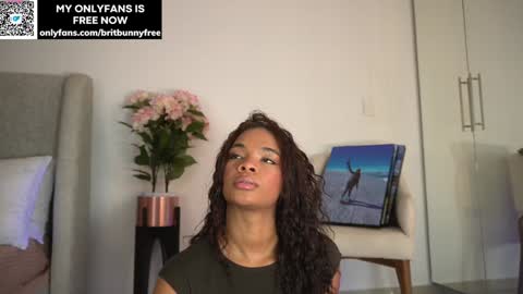 Snapshot of camilitasu chatting on November 2025 11:03:01 PM Brit online show from November 2025 11:03:01 PM